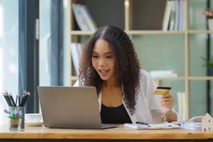 etudiant ordinateur banque